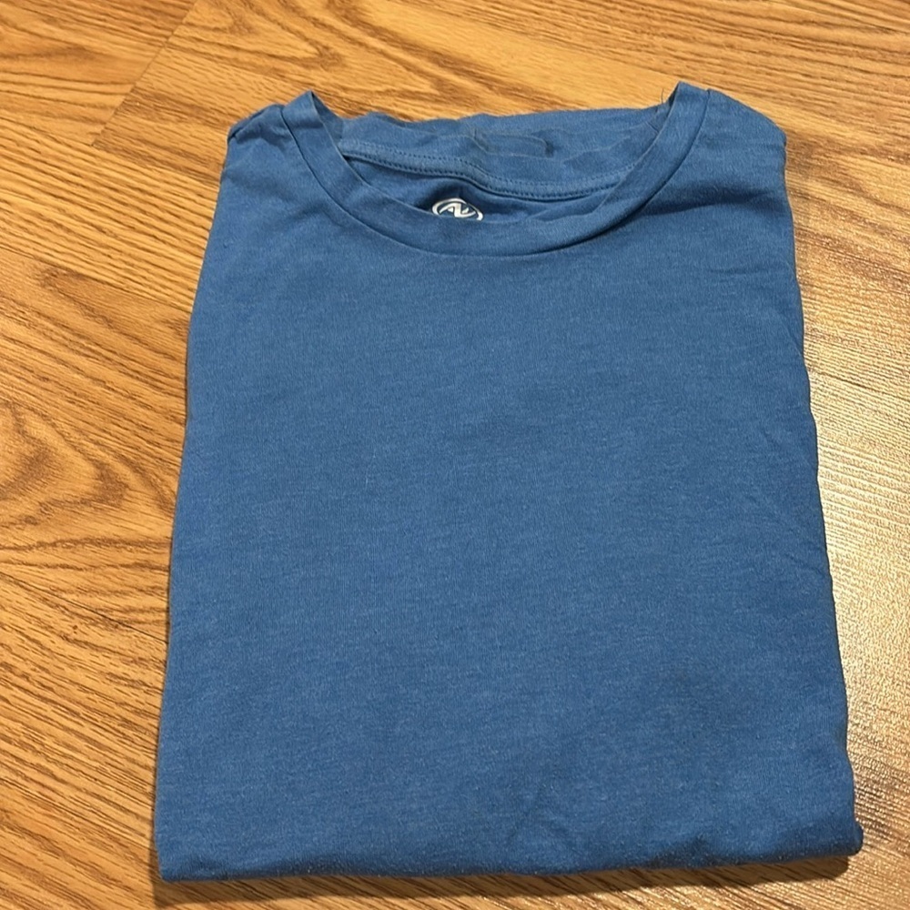 Men’s Athletic works Driworks blue T-shirt medium (38-40) short sleeve